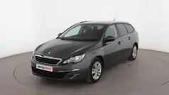 Gris Usado 2017 Peugeot 308 Style Familiar | 9399 € (Precio justo)