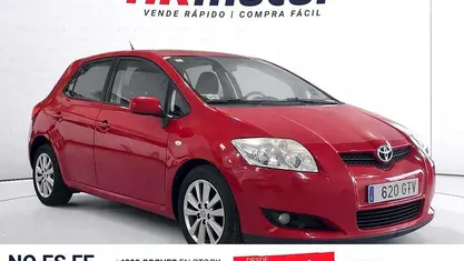 Usado Toyota Auris Active 126 CV (92 kW) 2010 Rojo Utilitario