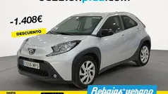 Usado 2024 Toyota Aygo Play Utilitario | 15.490 € (Precio justo)