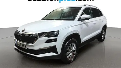Usado Skoda Karoq Selection 116 CV (85 kW) 2024 Blanco SUV