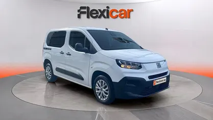 Usado Fiat Doblò 100 CV (73 kW) 2024 Blanco Monovolumen