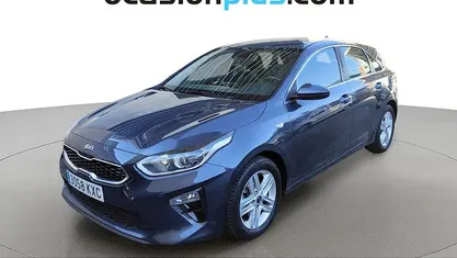 Usado Kia Ceed 120 CV (88 kW) 2019 Azul Utilitario