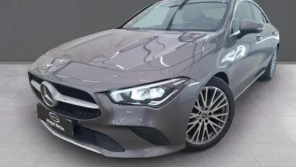 Usado Mercedes CLA180 136 CV (100 kW) 2021 Gris Berlina