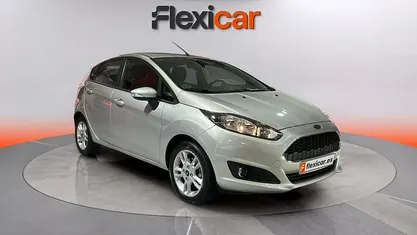 Usado Ford Fiesta Trend 82 CV (60 kW) 2017 Gris Berlina