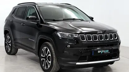 Negro Usado 2023 Jeep Compass Limited SUV | 27.500 € (Precio justo)