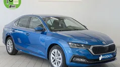 Azul Usado 2024 Skoda Octavia Ambition Berlina | 27.490 € (Buen precio)