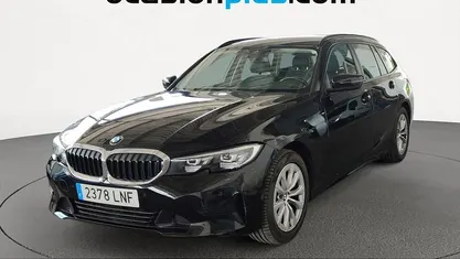 Negro Usado 2021 BMW 320 Familiar | 24.537 € (Buen precio)