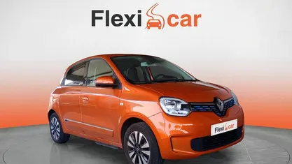 Usado Renault Twingo Techno 60 kW (82 CV) 2022 Naranja Utilitario