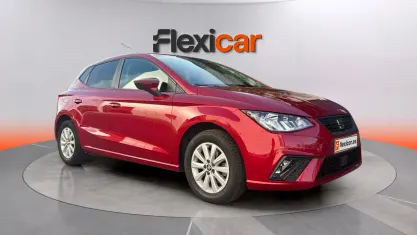 Usado Seat Ibiza Style 110 CV (80 kW) 2021 Rojo Utilitario