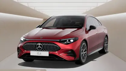 Nuevo Mercedes CLA 250+ 200 kW (272 CV) 2026 Rojo Berlina