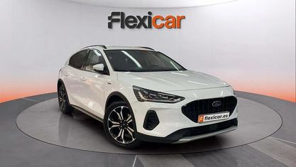 Używany Ford Focus Active 155 KM (114 kW) 2022 Biały Sedan/Limuzyna