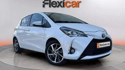 Usado Toyota Yaris Edition 111 CV (81 kW) 2020 Blanco Berlina
