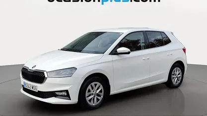 Usado Skoda Fabia Selection 95 CV (69 kW) 2024 Blanco Utilitario