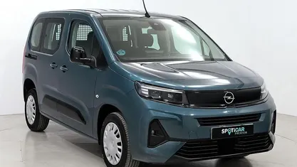 Usado Opel Combo Business 102 CV (75 kW) 2024 Azul Berlina