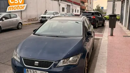 Usado Seat Leon Style 110 CV (80 kW) 2016 Azul Utilitario