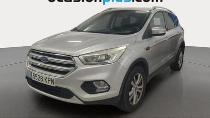 Usado Ford Kuga Trend+ 120 CV (88 kW) 2018 Gris plata SUV