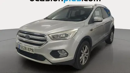 Usado Ford Kuga Trend+ 120 CV (88 kW) 2018 Gris plata SUV