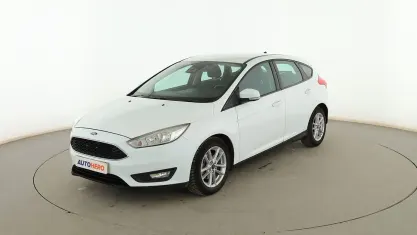Usado Ford Focus Trend+ 120 CV (88 kW) 2015 Blanco Berlina