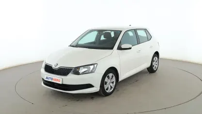 Usado Skoda Fabia Ambition 60 CV (44 kW) 2015 Blanco Berlina