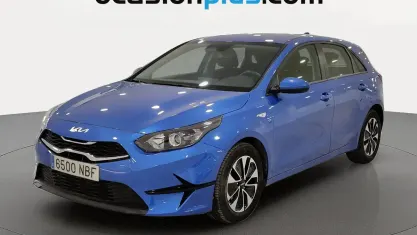 Usado Kia Ceed 101 CV (74 kW) 2025 Azul Utilitario