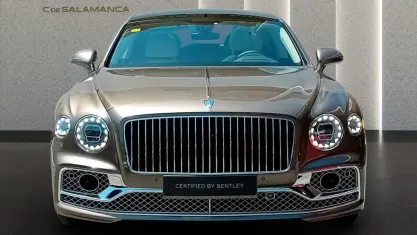 Usado Bentley Flying Spur 635 CV (467 kW) 2020 Marrón metalizado Berlina