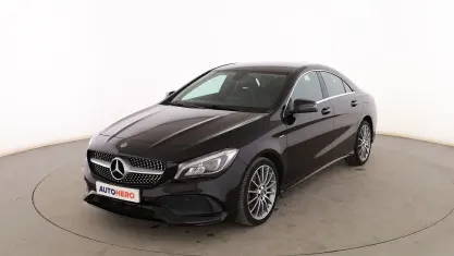 Usado Mercedes CLA180 Urban 122 CV (89 kW) 2019 Negro Berlina