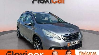Usado Peugeot 2008 Allure 100 CV (73 kW) 2016 Gris SUV