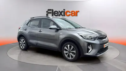 Usado Kia Stonic 84 CV (61 kW) 2023 Gris SUV