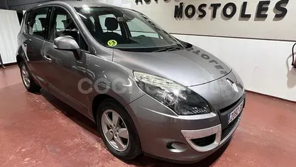 Usado Renault Scénic III Dynamique 130 CV (95 kW) 2009 Beige Monovolumen