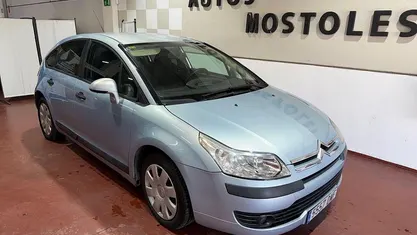 Usado Citroën C4 110 CV (80 kW) 2005 Azul Berlina