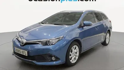 Usado Toyota Auris Active 116 CV (85 kW) 2017 Azul Familiar