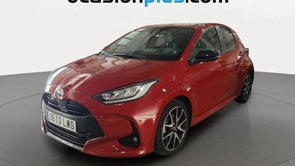 Usado Toyota Yaris Hybrid Style 116 CV (85 kW) 2022 Rojo Utilitario