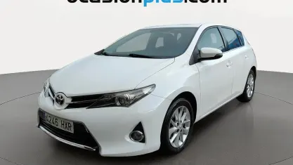 Usado Toyota Auris Active 132 HP (97 kW) 2014 Branco Citadino
