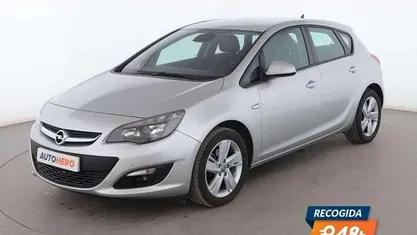 Usado 2015 Opel Astra Selective Berlina | 9299 € (Precio justo)