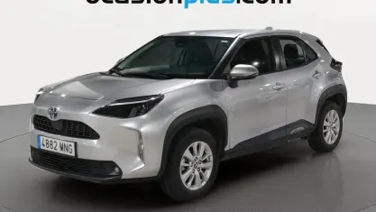 Usado Toyota Yaris Cross Business Edition 116 CV (85 kW) 2024 Gris plata SUV