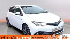 Blanco Usado 2018 Toyota Auris Hybrid Advance Utilitario | 15.890 € (Precio justo)