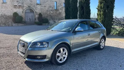 Usado Audi A3 Ambition 105 CV (77 kW) 2010 Gris Utilitario