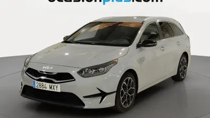 Używany Kia Ceed Style 100 KM (73 kW) 2025 Szary Hatchback