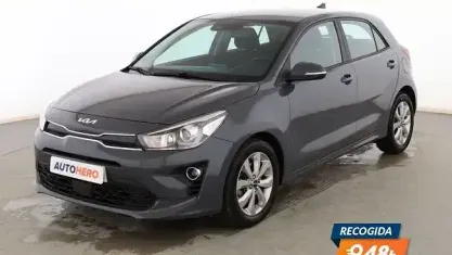 Usado Kia Rio Spirit 100 CV (73 kW) 2022 Gris Berlina