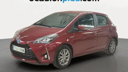 Usado Toyota Yaris Active 100 CV (73 kW) 2018 Rojo Utilitario