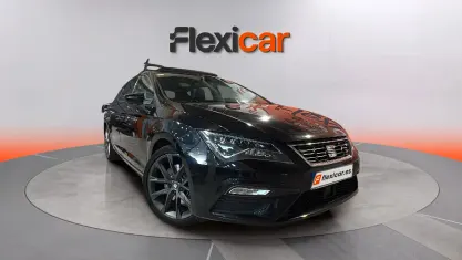 Usado Seat Leon FR 150 CV (110 kW) 2019 Negro Berlina