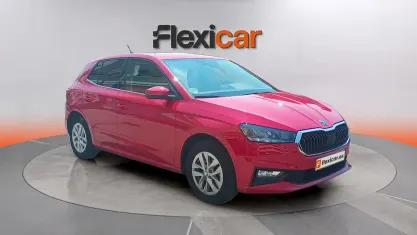 Usado Skoda Fabia Selection 95 CV (69 kW) 2024 Rojo Utilitario