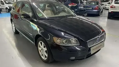 Käytetty Volvo V50 Momentum 101 HP (74 kW) 2006 Musta Farmari