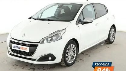 Usado Peugeot 208 Signature Sky 82 CV (60 kW) 2019 Blanco Utilitario