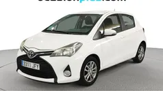 Blanco Usado 2015 Toyota Yaris City Utilitario | 8200 € (Precio justo)