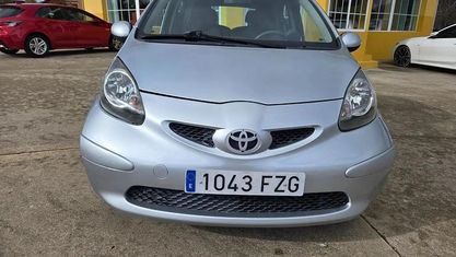 Käytetty Toyota Aygo 68 HP (50 kW) 2008 Harmaa Viistoperä