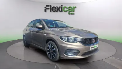 Usado Fiat Tipo Lounge 95 CV (69 kW) 2018 Beige Berlina
