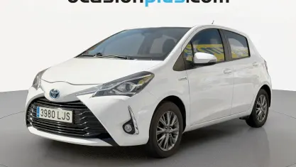 Usado Toyota Yaris Hybrid Active 100 CV (73 kW) 2020 Blanco Utilitario