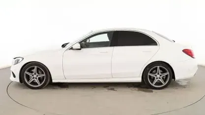 Usado Mercedes C220 AMG line 170 CV (125 kW) 2015 Blanco Berlina