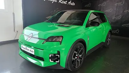 Käytetty Renault R5 Komfort 110 kW (150 HP) 2025 Vihreä Viistoperä